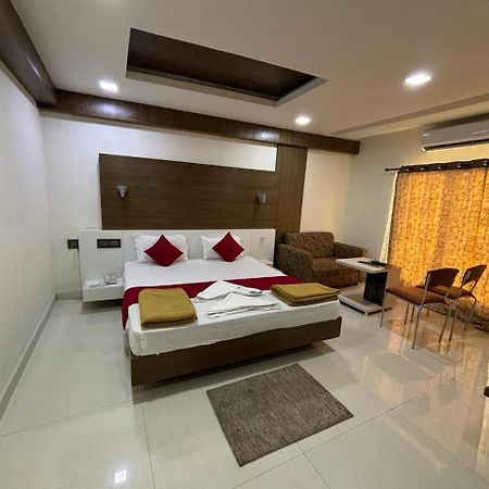 Grand Meridian Vinnamangalam Extérieur photo