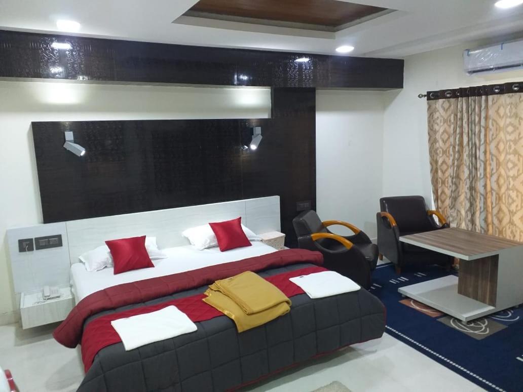 Grand Meridian Vinnamangalam Extérieur photo