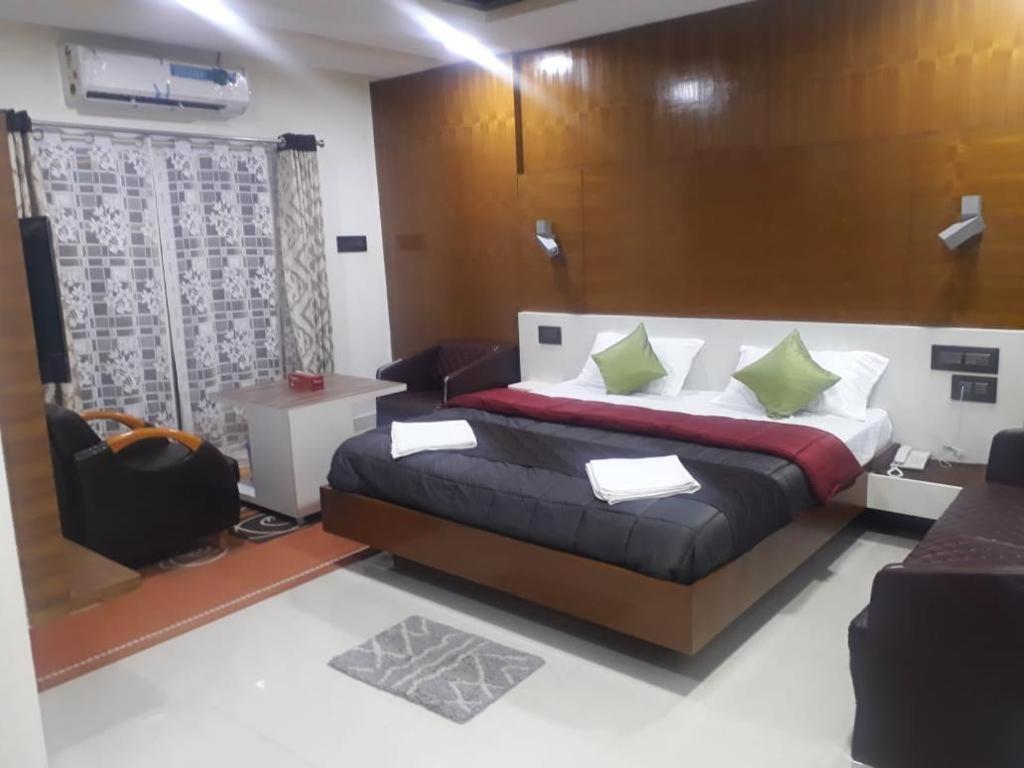 Grand Meridian Vinnamangalam Extérieur photo
