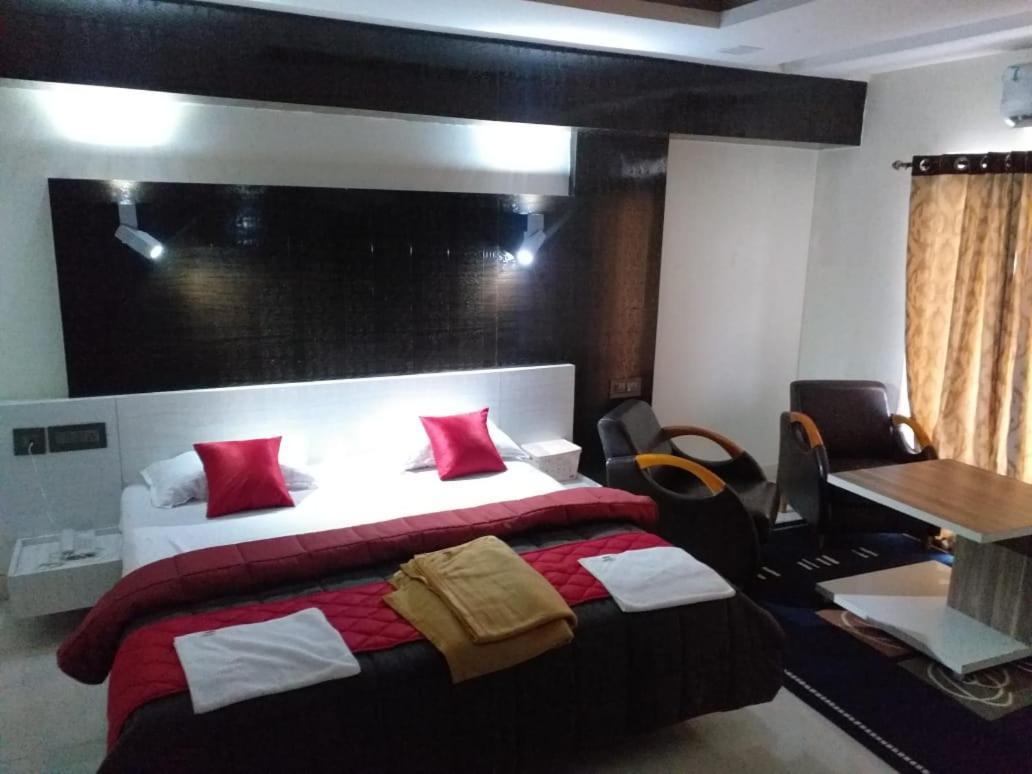 Grand Meridian Vinnamangalam Extérieur photo