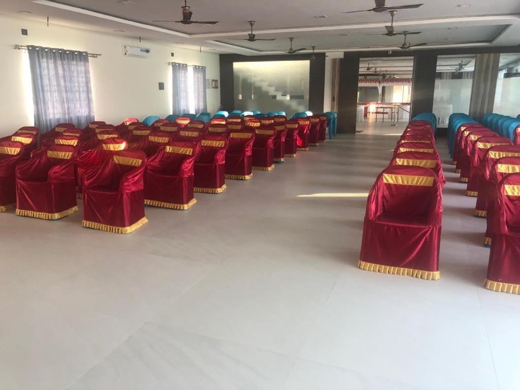 Grand Meridian Vinnamangalam Extérieur photo