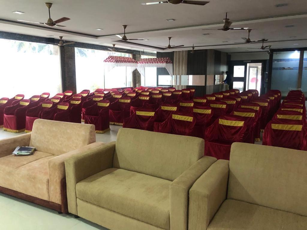 Grand Meridian Vinnamangalam Extérieur photo