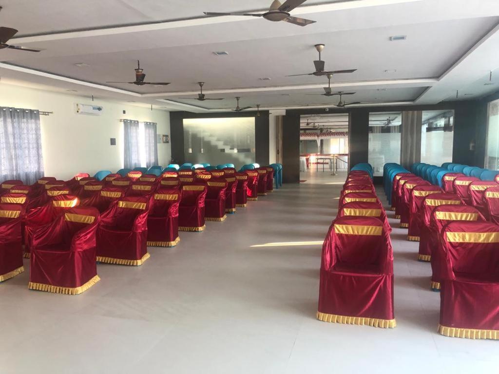 Grand Meridian Vinnamangalam Extérieur photo