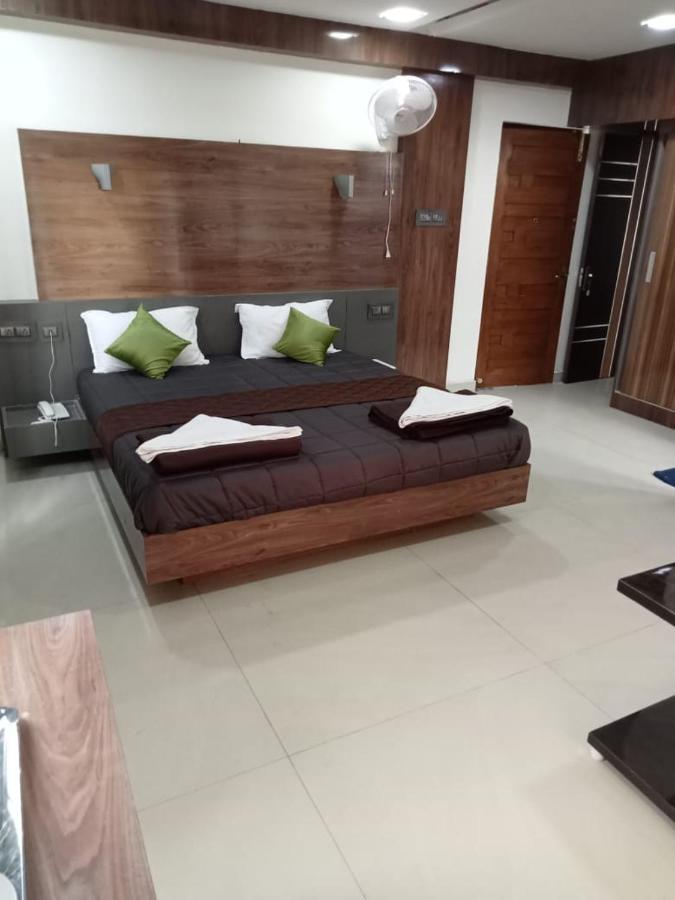 Grand Meridian Vinnamangalam Extérieur photo