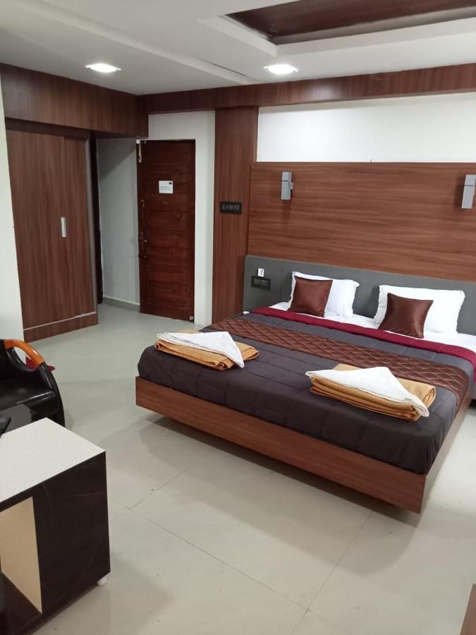 Grand Meridian Vinnamangalam Extérieur photo